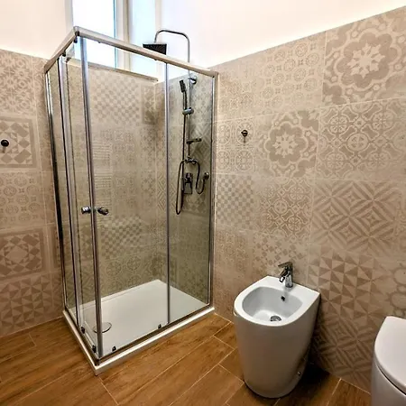 Sea Lion Apartment Trani Exterior photo
