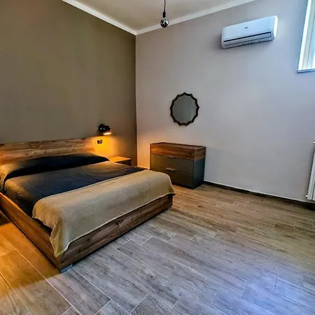 Sea Lion Apartment Trani Exterior photo